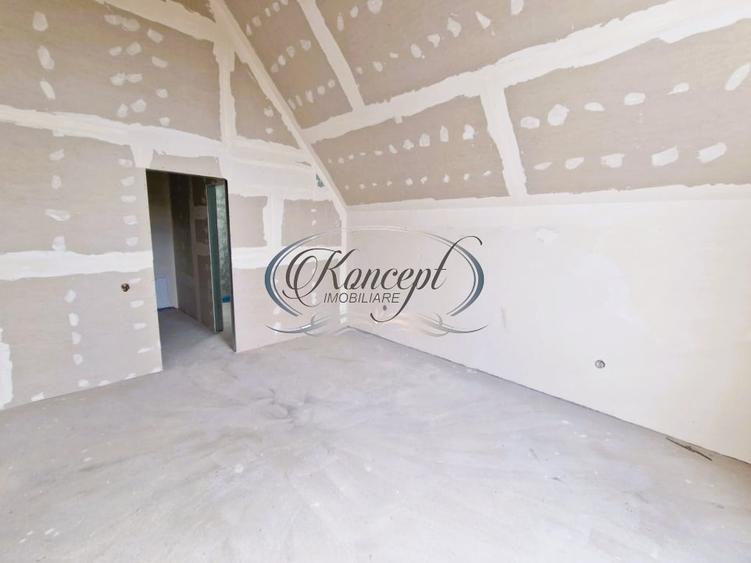 Duplex cu 4 camere cu Canalizare în Dâmbul Rotund