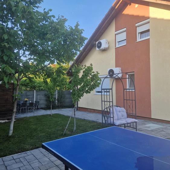 Casă cu 5 camere cu Teren 315 Mp în Moșnița Nouă