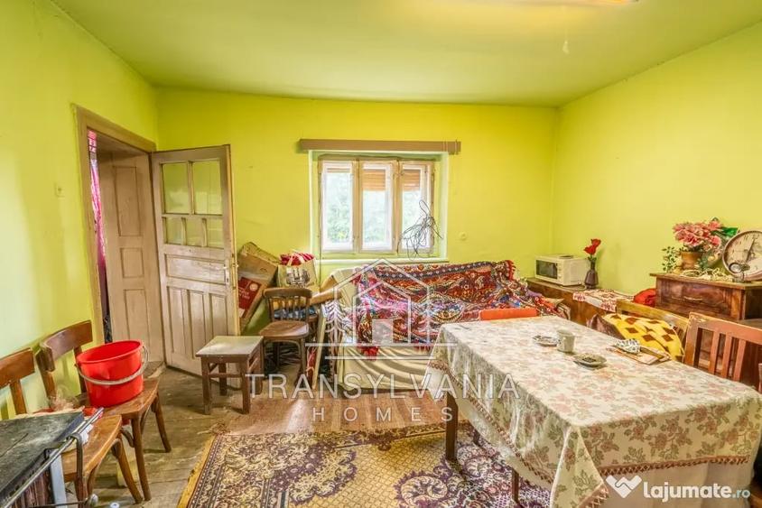 Casă cu 4 camere în Sâmboleni