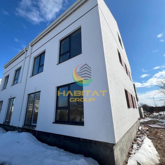 Duplex cu 6 camere cu Canalizare în Nord-Est