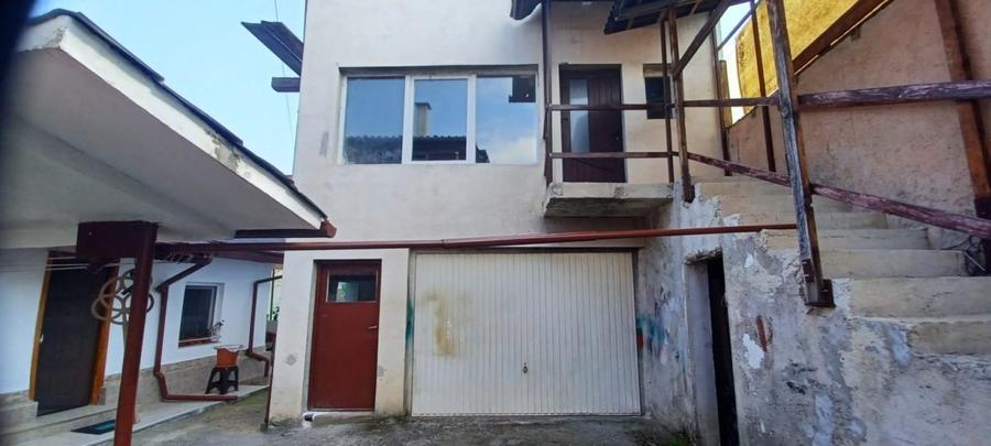 Casă cu 6 camere cu Teren 400 Mp în Noua