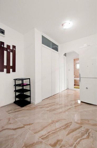 Apartament cu 2 camere decomandat în Sârbi