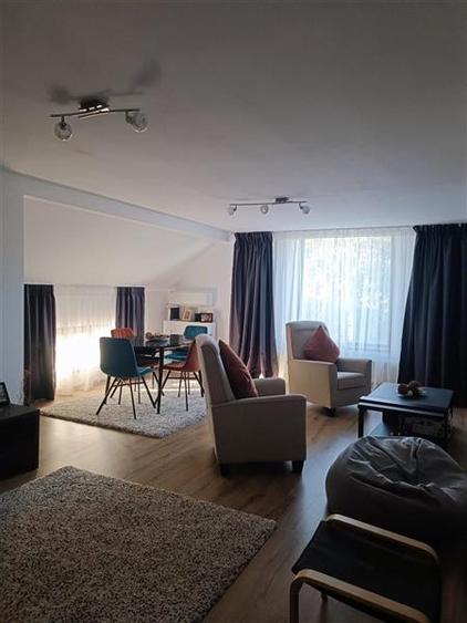 Casă individuală cu 5 camere cu Teren 252 Mp în Central