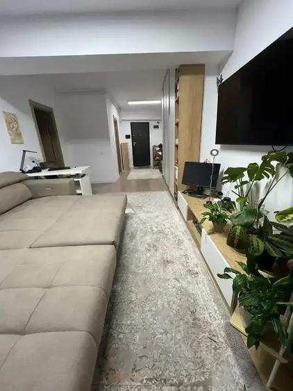Garsonieră decomandată, mobilată în Universitate