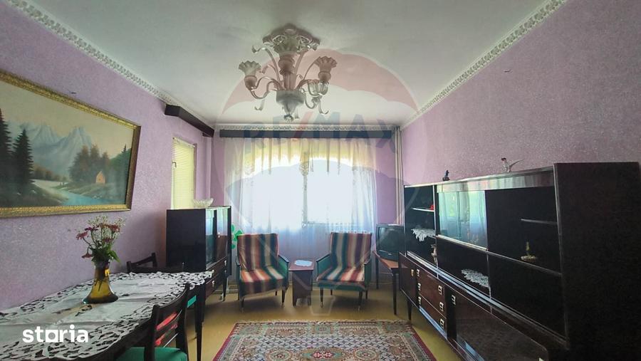 Apartament cu 3 camere decomandat în Micro 17