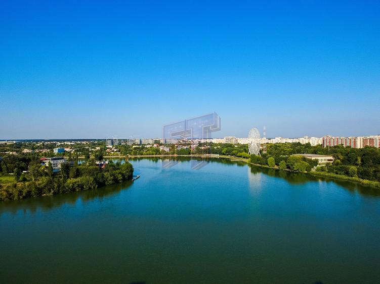 Apartament cu 4 camere decomandat, mobilat în Tei