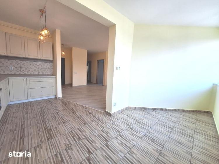 Apartament cu 3 camere semidecomandat în Florești