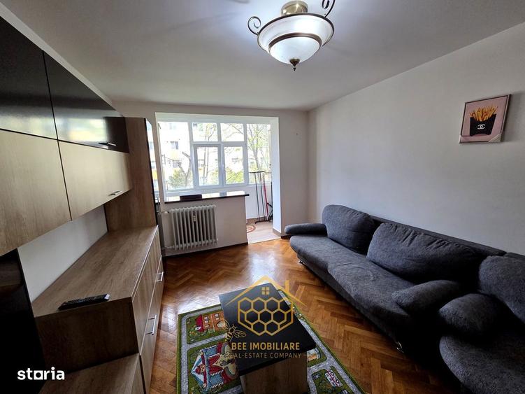 Apartament cu 2 camere decomandat în Calea București