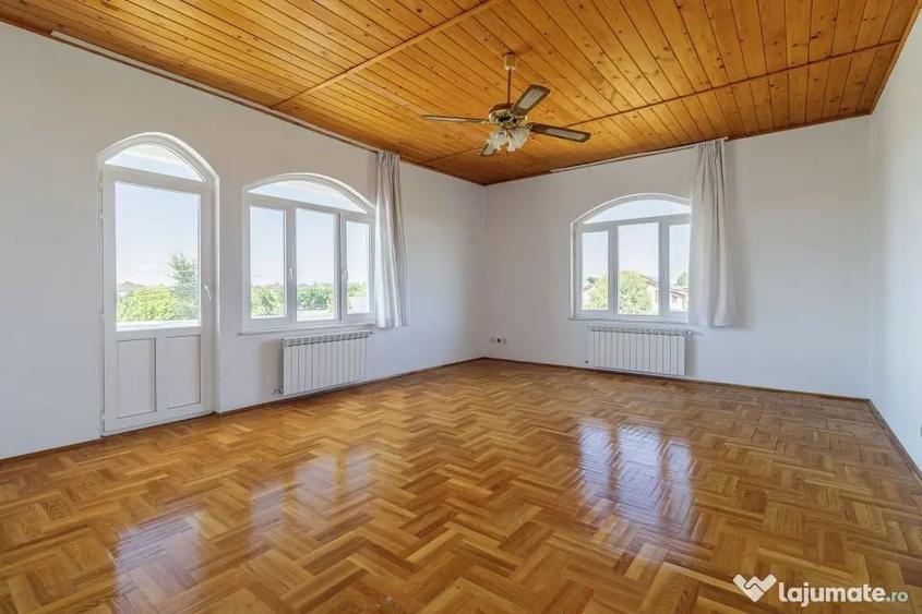 Casă cu 7 camere cu Teren 5000 Mp în Corbeanca