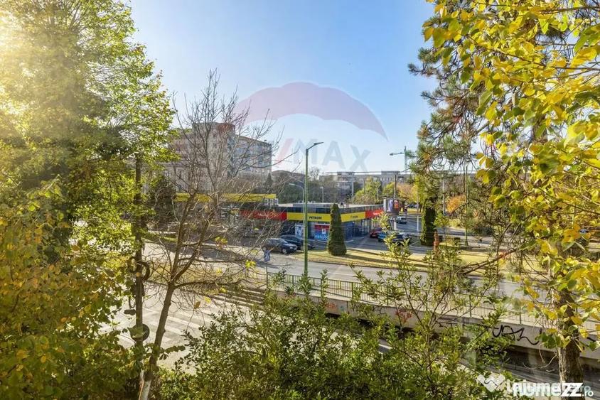 Apartament cu 3 camere semidecomandat în Podgoria