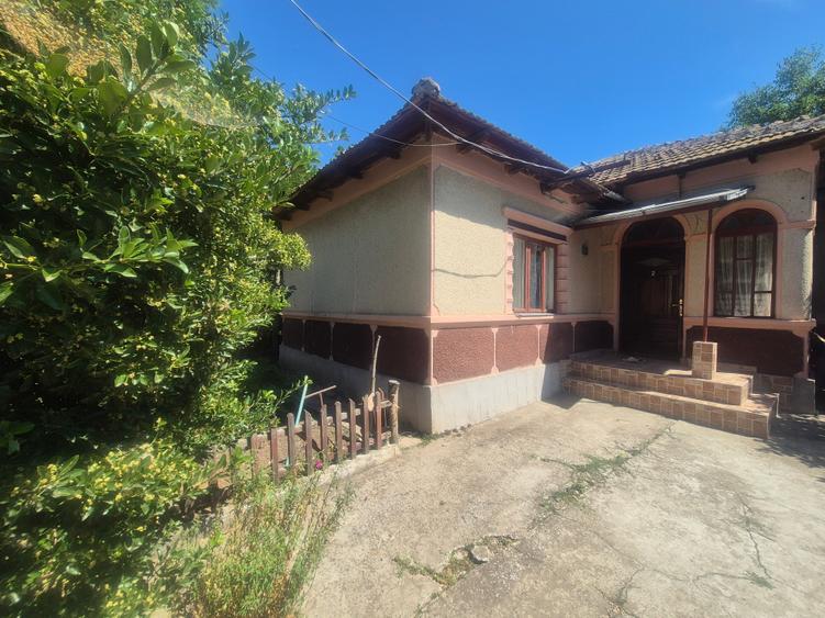 Teren agricol intravilan de 1400 mp, în 23 August