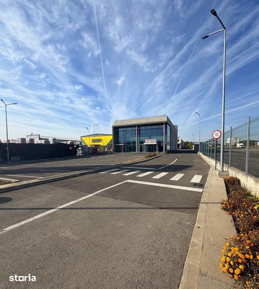 Spațiu comercial, de 1,200 mp, în Central