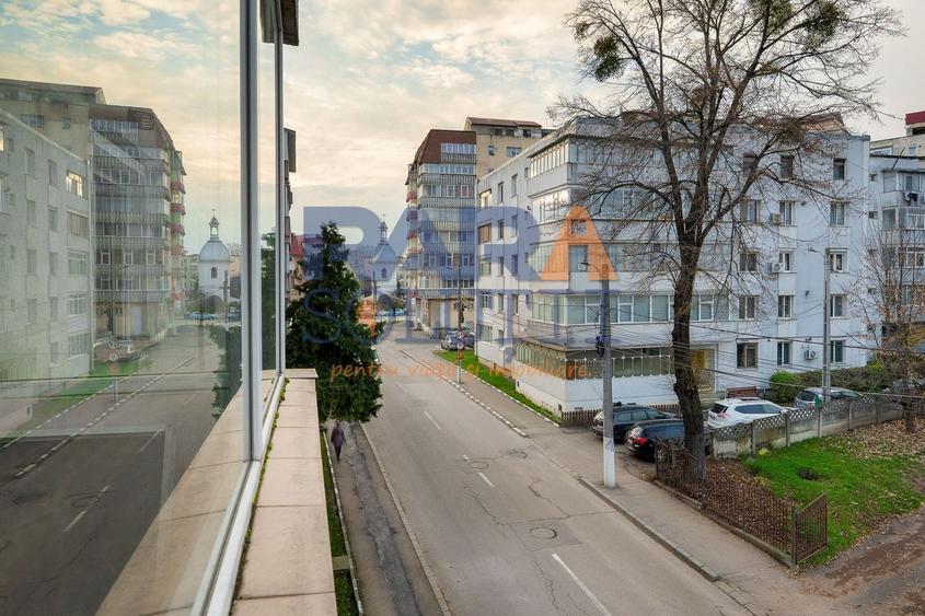 Apartament cu 3 camere decomandat, mobilat în Ultracentral
