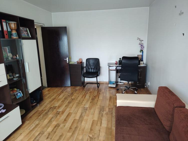 Apartament cu 3 camere decomandat în Pantelimon