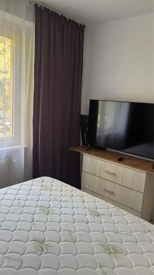 Apartament cu 3 camere semidecomandat în Vlahuță