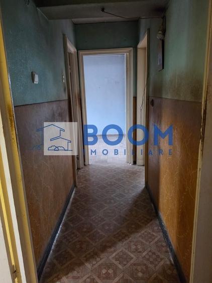Apartament cu 4 camere decomandat în Traian