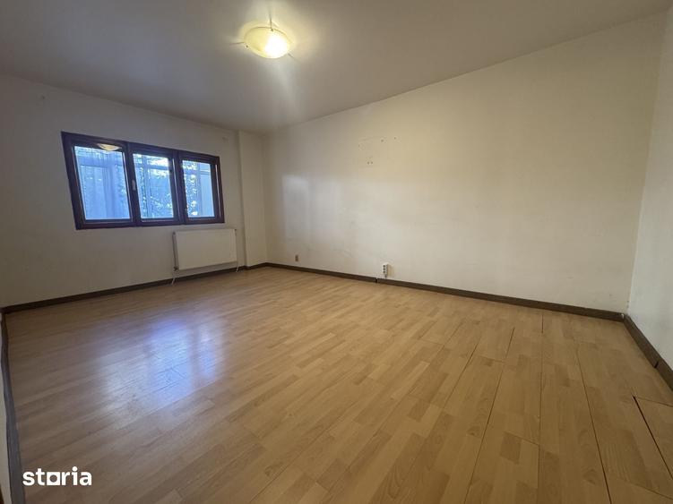 Apartament cu 3 camere decomandat în Tătărași