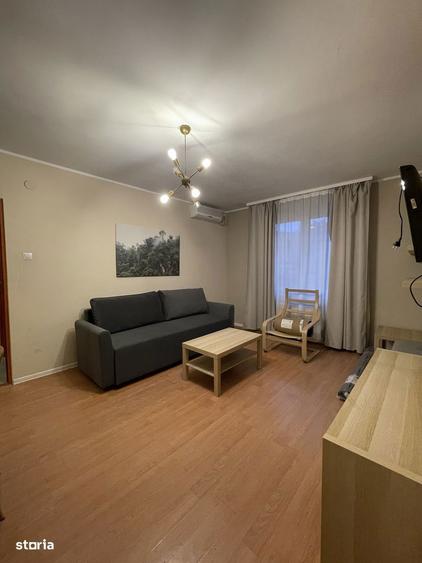 Apartament cu 3 camere decomandat în Romană