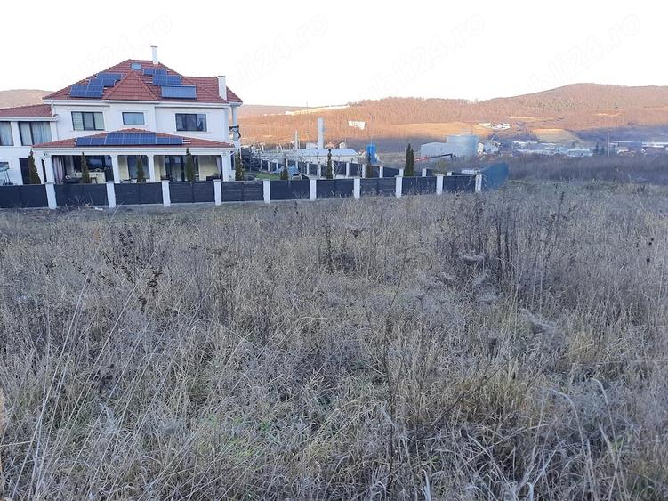 Teren de 1037 mp, în Corunca