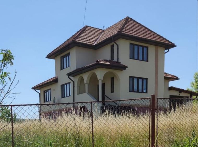 Casă cu 4 camere în Reghin - 1