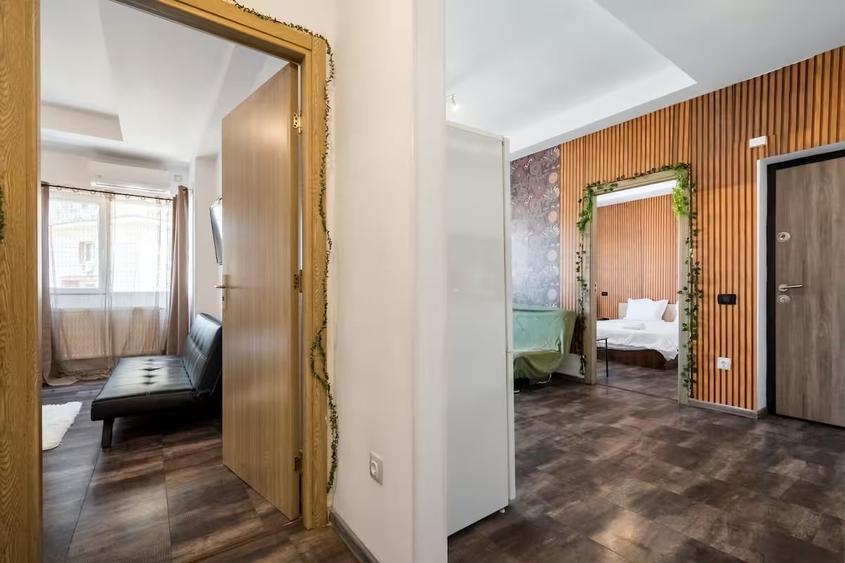 Apartament cu 3 camere decomandat, mobilat în P-ța Unirii
