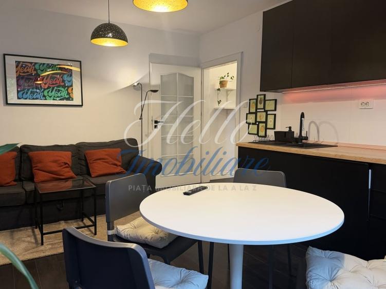 Apartament cu 3 camere semidecomandat în Horea