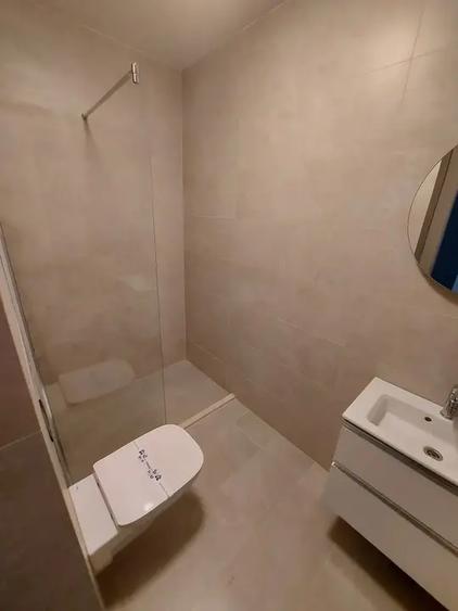 Apartament cu 3 camere decomandat, mobilat în Armeneasca