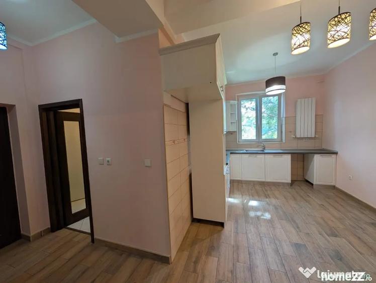 Apartament cu 2 camere decomandat în Aviatori