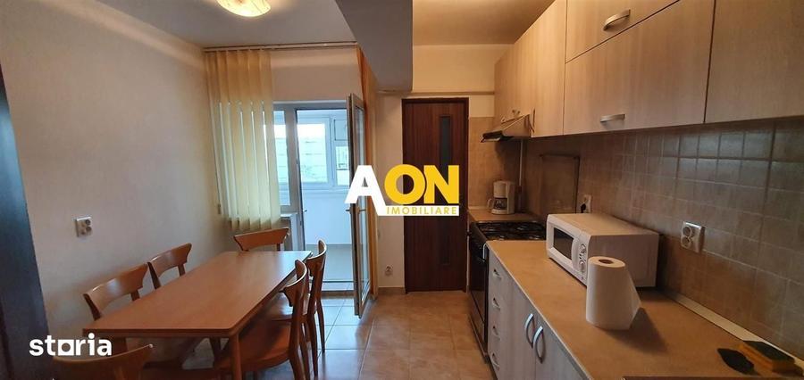 Apartament cu 4 camere decomandat în Central