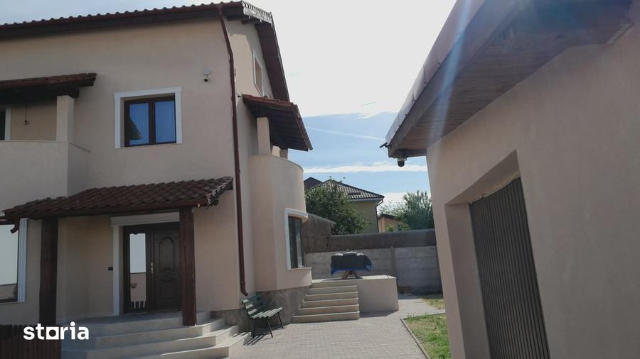 Casă cu 6 camere cu Teren 600 Mp în Bordei