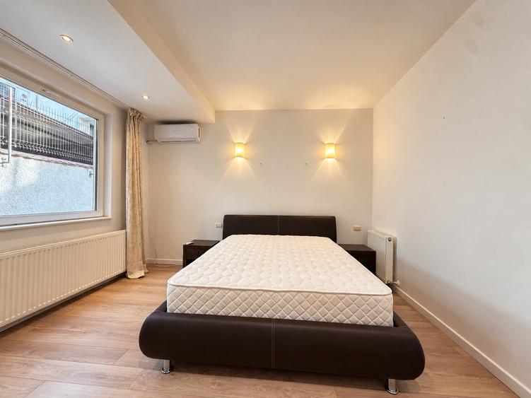 Apartament cu 4 camere semidecomandat în Dorobanți