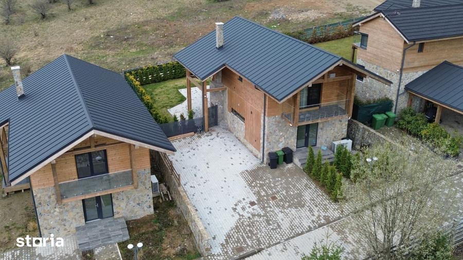 Casă cu 3 camere cu Teren 395 Mp în Central