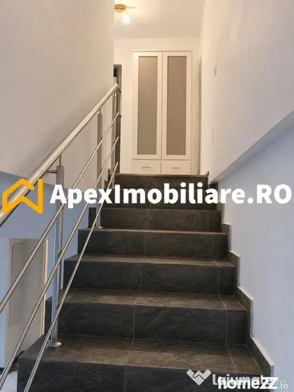 Apartament cu 3 camere, mobilat în Roșu