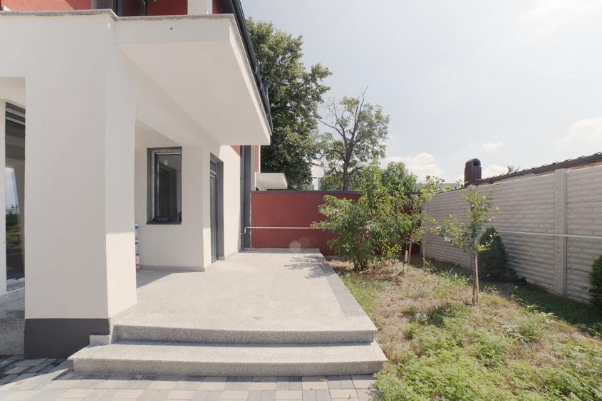 Casă individuală cu 5 camere cu Canalizare în Chitila