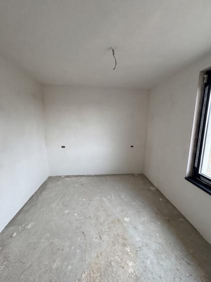 Duplex cu 4 camere cu Canalizare în Moșnița Nouă