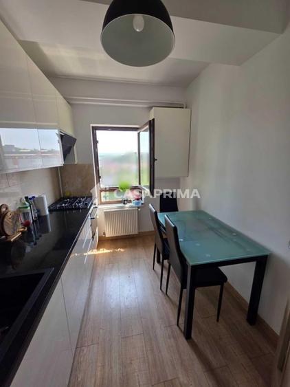 Apartament cu 3 camere decomandat în Nicolina