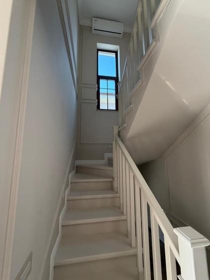 Duplex cu 5 camere cu Canalizare în Ghiroda