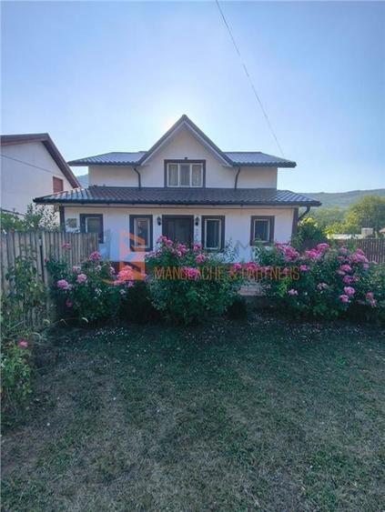 Casă individuală cu 5 camere cu Teren 1350 Mp în Vintilă Vodă