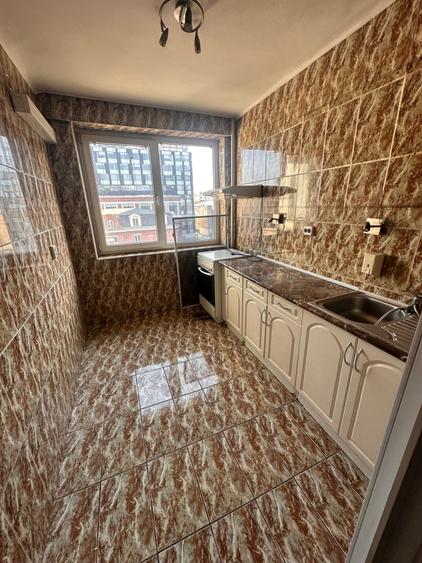 Apartament cu 2 camere semidecomandat în P-ța Victoriei
