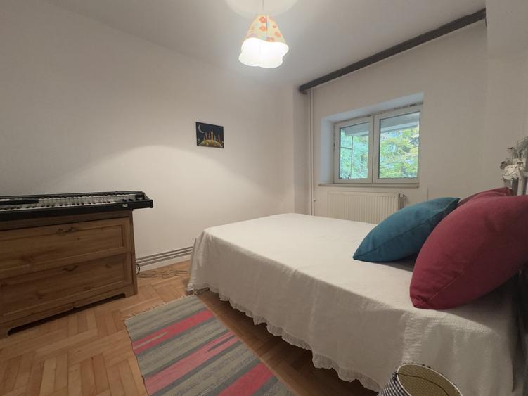 Apartament cu 2 camere semidecomandat, mobilat în Mioriței