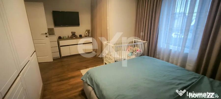 Casă cu 5 camere cu Teren 1060 Mp în Central