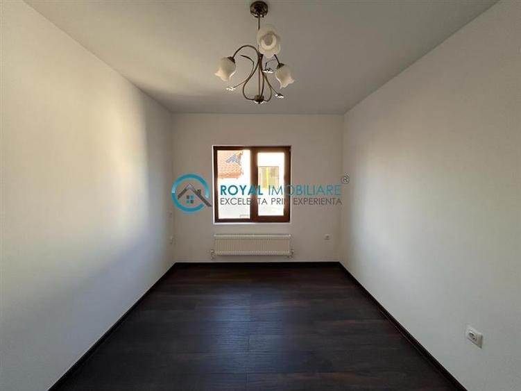 Duplex cu 4 camere cu Canalizare în Strejnicu