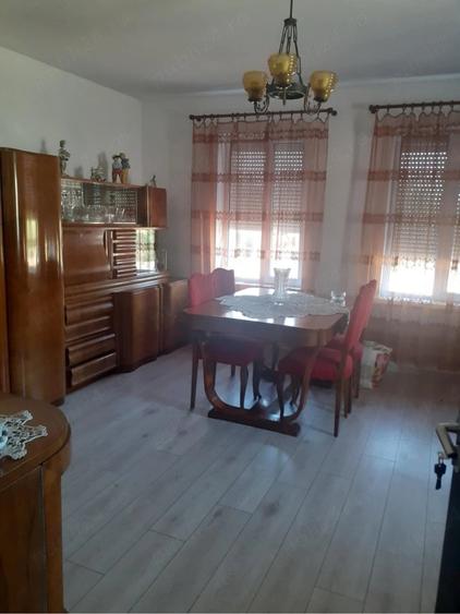Casă cu 4 camere cu Teren 1236 Mp în Aluniș