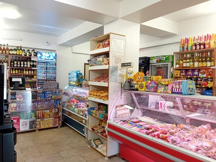 Spațiu comercial, de 300 mp, în Exterior Sud