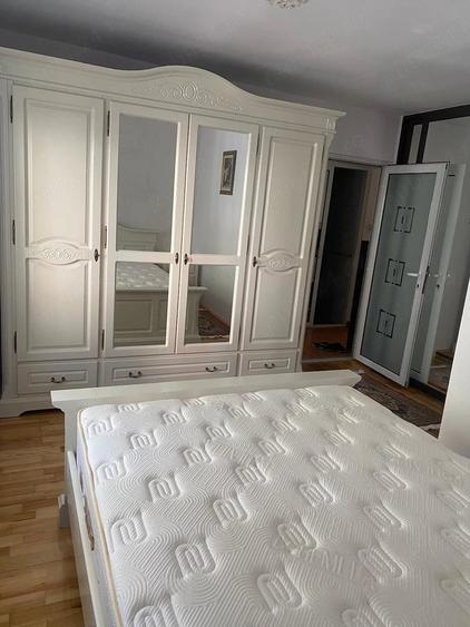 Apartament cu 3 camere decomandat în Aradului