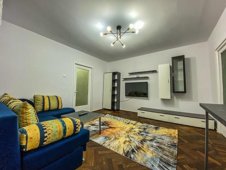 Apartament cu 3 camere decomandat în Albești