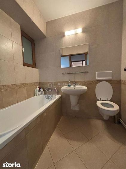 Apartament cu 4 camere decomandat în Port