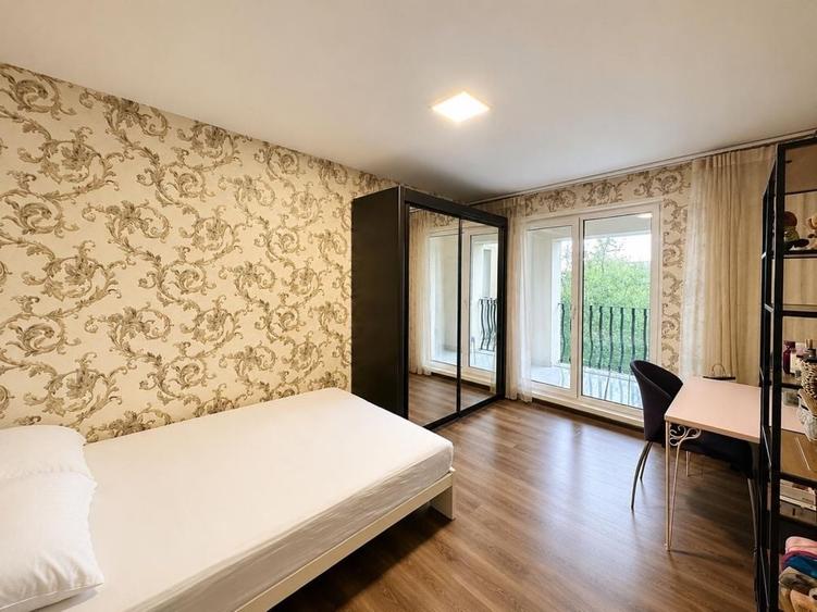 Casă cu 4 camere în Crețuleasca