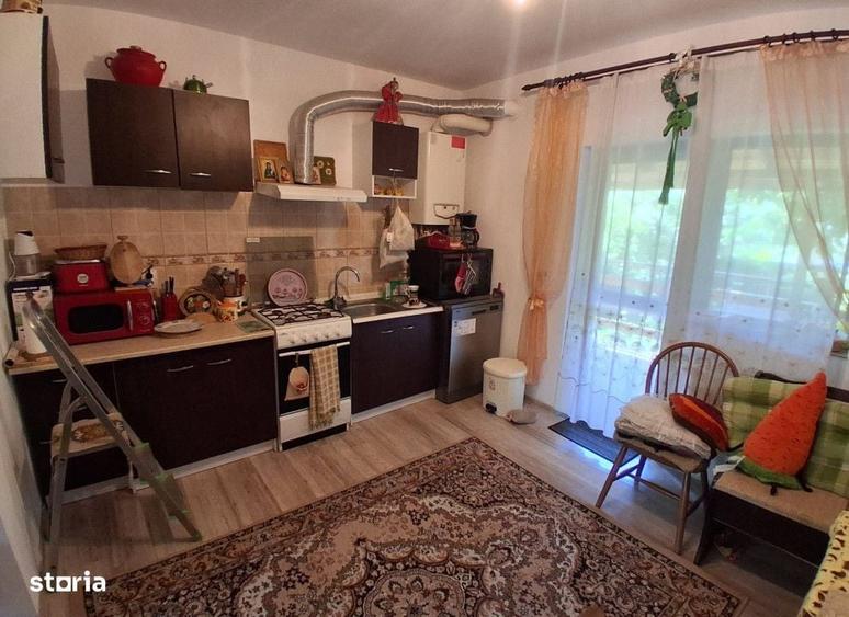 Casă cu 4 camere în Popas Păcurari