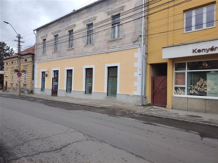 Spațiu comercial, de 72 mp, în Central
